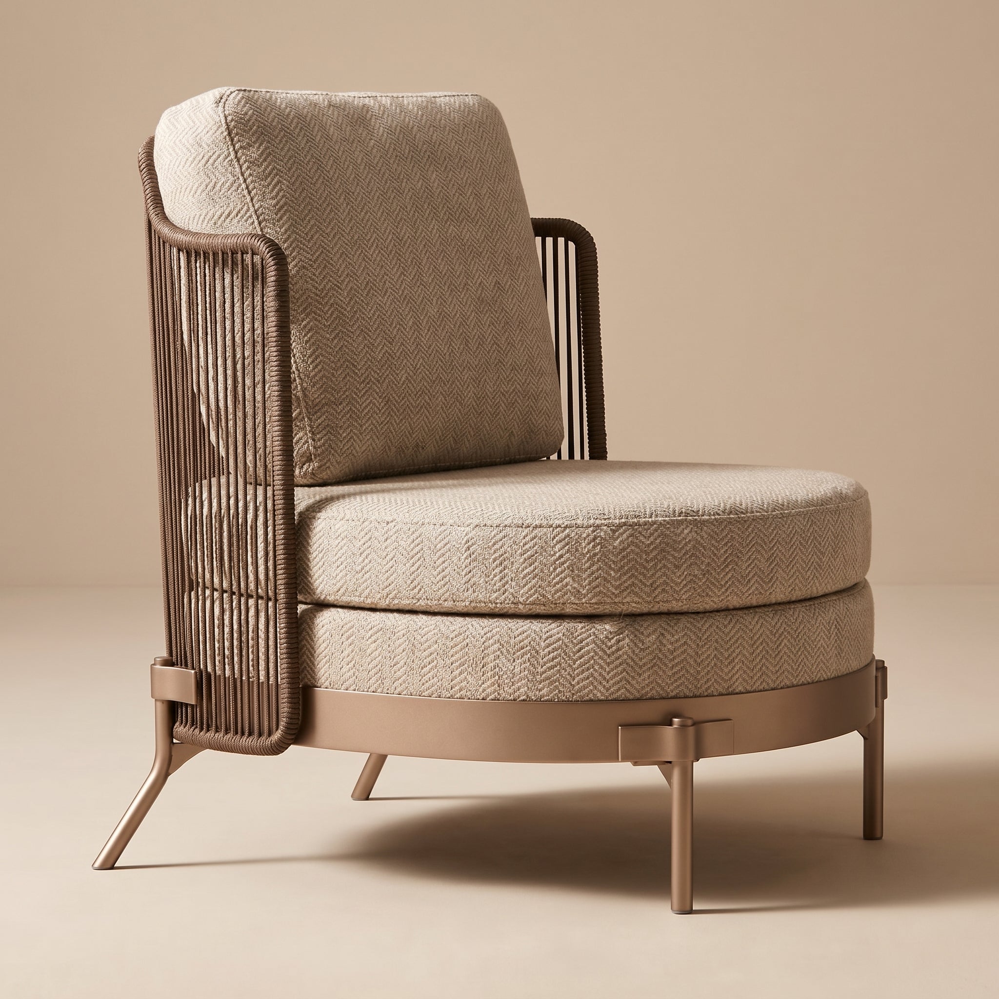 Aureo Outdoor Lounge Chair