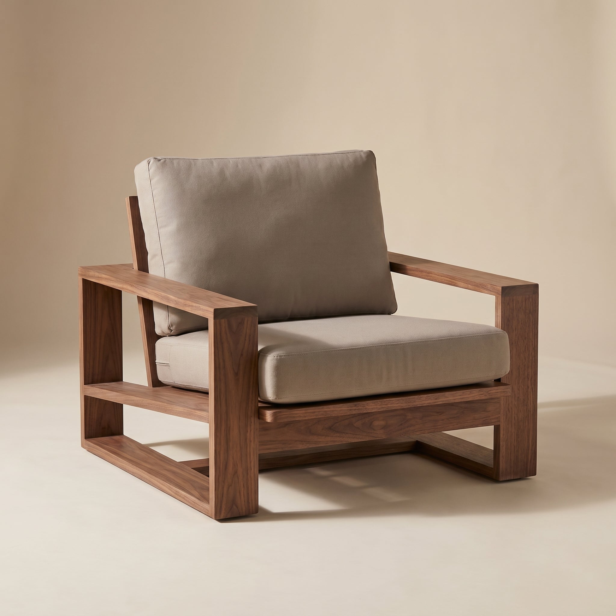 Frame Outdoor Lounge Chair